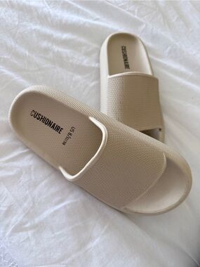 Cushionaire Beige Slide Sandals - Size 8